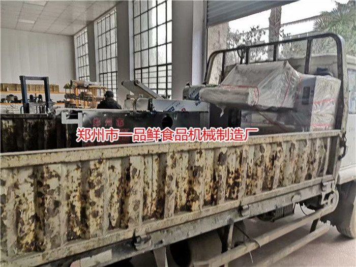 兩撥客戶設(shè)備裝車(chē)起運(yùn)